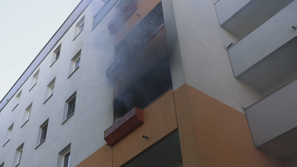 Wohnungsbrand in Wels-Lichtenegg sorgte für Einsatz zweier Feuerwehren